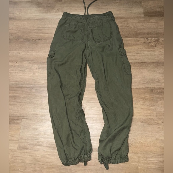 Hollister Olive Green Parachute Baggy Pants - Picture 2 of 3